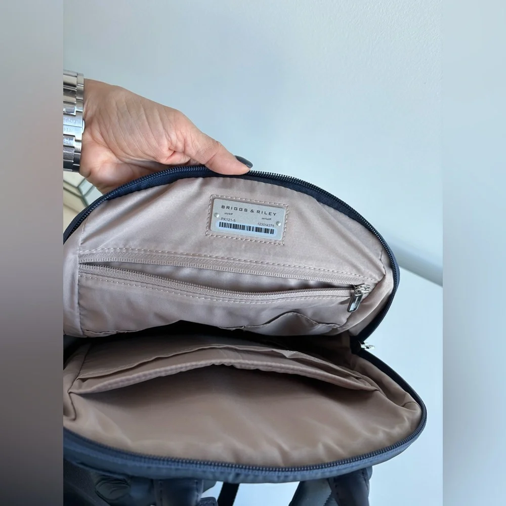 NWOT Briggs & Riley slim Rhapsody navy backpack - Picture 13 of 15